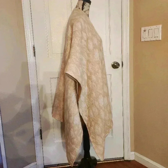 Steve Madden cape/poncho, one size - Picture 4 of 9